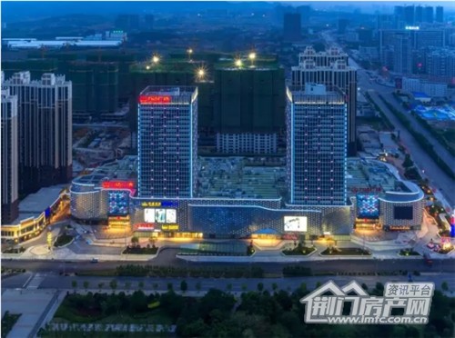 万达广场的公交有29,56路荆门动车站,长途客运站的选址均在漳河新区来